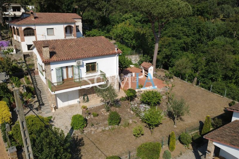 Foto 9d992f3b-8a28-472e-bf0b-12ce3c070679. Casa amb xemeneia calefacció a Riells i Viabrea