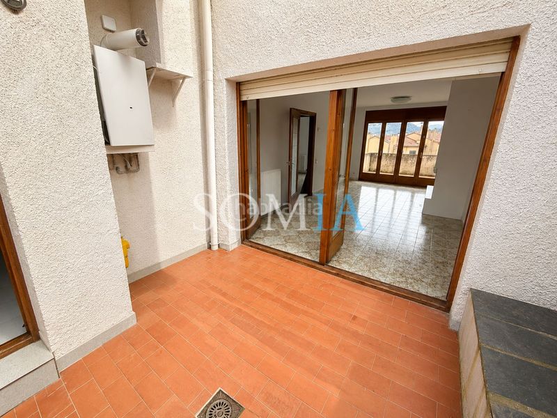 Foto 586c57c0-a388-44a0-8fa0-819cefd80c7c. Casa adossada amb xemeneia calefacció aparcament a Sant Celoni