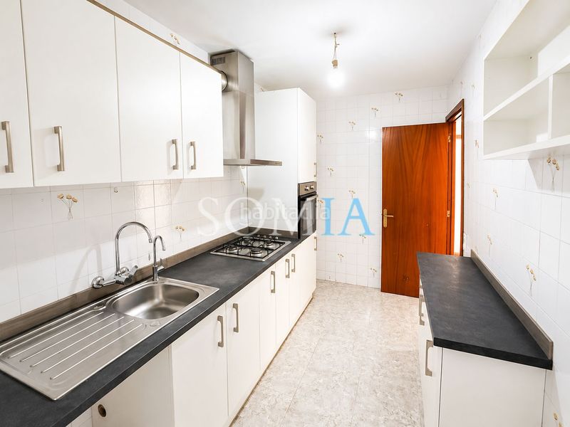 Foto 6b47fe5f-7279-401a-9a8c-d029fa352b8c. Casa adossada amb xemeneia calefacció aparcament a Sant Celoni