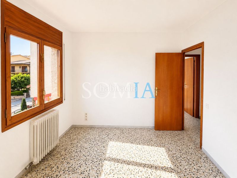 Foto a63b56da-61c5-4de2-b865-b8666441845d. Casa adossada amb xemeneia calefacció aparcament a Sant Celoni