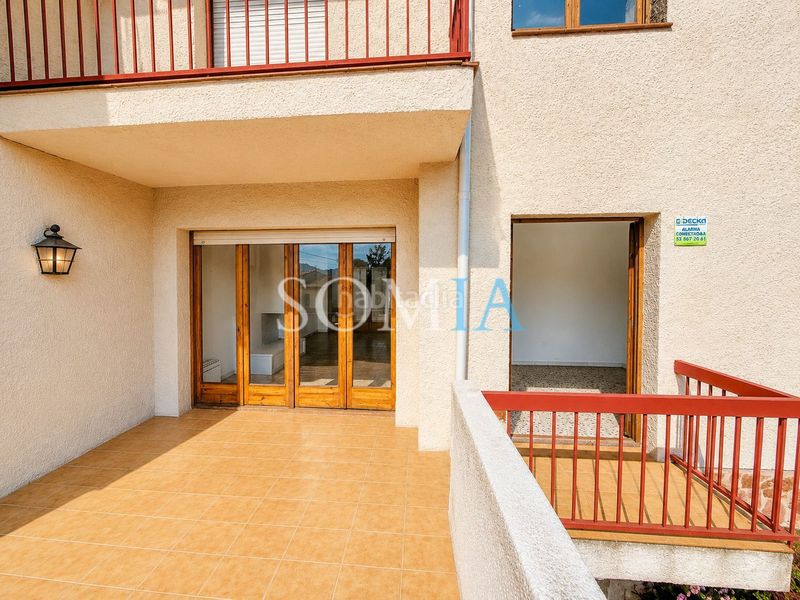 Foto bb29d0a3-d60e-4f60-8714-92671dfc9127. Casa adossada amb xemeneia calefacció aparcament a Sant Celoni