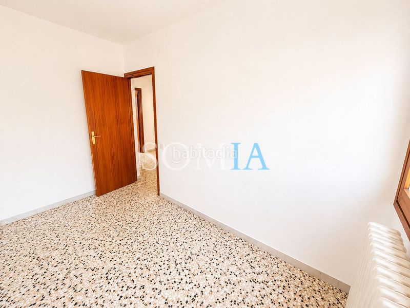 Foto f12e0ead-f963-450e-b07c-0675c0c2fcf3. Casa adossada amb xemeneia calefacció aparcament a Sant Celoni