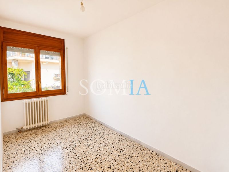 Foto fbc7ebbc-4763-4b8e-9db8-dcb11708c97a. Casa adossada amb xemeneia calefacció aparcament a Sant Celoni