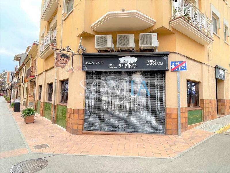 Foto a464d2af-6714-4687-8cce-32cf1402068f. Local comercial esquinero en el centro con opción de cambio a vivienda en Santa Maria de Palautordera