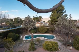 Casa  Avenida loma badada. Espectacular chalet con parcela de 1623m2