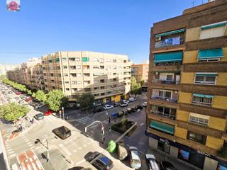 Pis  Torres. Fantástico piso de 4 dormitorios en barrio de la olivereta...