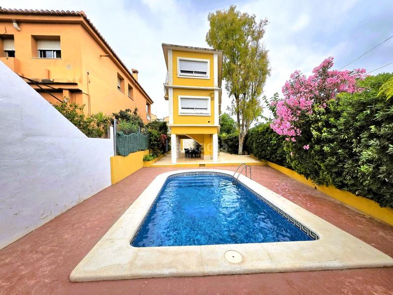 Foto da766882-5e49-43d0-9720-245b89998152. Chalet fantástico chalet unifamiliar con piscina privada en masies... en Moncada