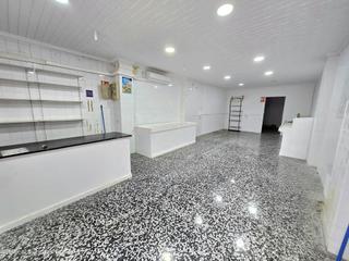 Local Comercial  Calle padre santonja. Fantástico local comercial en zona céntrica de mislata...