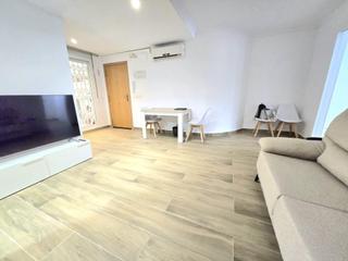 Piso  Calle de la vall d'albaida. Fantástica vivienda entresuelo para entrar a vivir en el port de