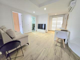 Appartement  Calle de la vall d'albaida. Fantástica vivienda entresuelo para entrar a vivir en el port de