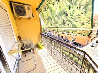 Appartement  Calle lauri volpi. Fantástico piso de 3 dormitorios en el centro de burjassot...