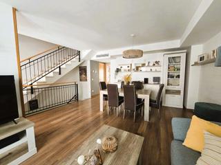 Casa a schiera in El Baladre. Fantástica vivienda adosada en puerto de sagunto