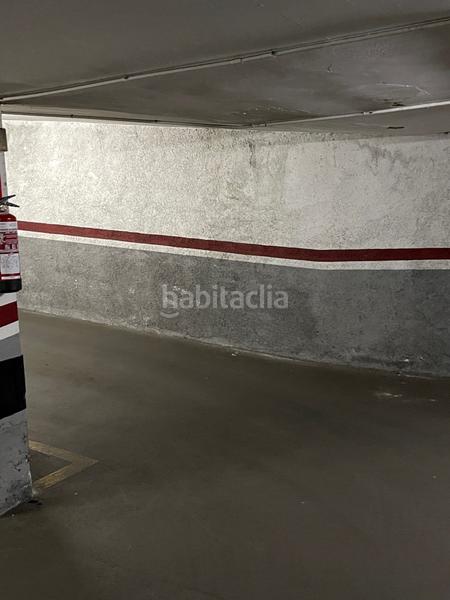 Foto b672c3b9-8e03-4be6-a1c9-130e58d4c769. Alquiler parking coche plaza de aparcamiento la maternitat en Barcelona
