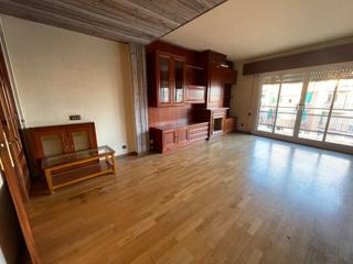 Etagenwohnung  Avinguda de sant ramon nonat. Gran piso en sant ramón, único en zona.