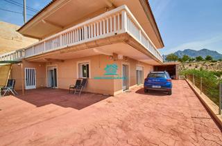 Xalet  Aitana - ur pla la lloma. Gran vivienda de 2 plantas con 4 dormitorios 4 baños y vistas al