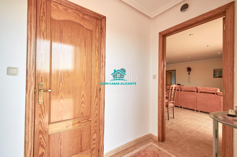 Foto 06f2f03d-702e-42ed-b729-c3450f7d03f0. Chalet gran vivienda de 2 plantas con 4 dormitorios 4 baños y vistas al mar en Busot