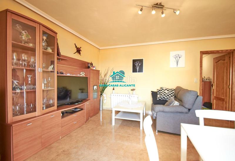 Foto 5af224fb-8e68-4413-9da4-4629124a6550. Chalet gran vivienda de 2 plantas con 4 dormitorios 4 baños y vistas al mar en Busot