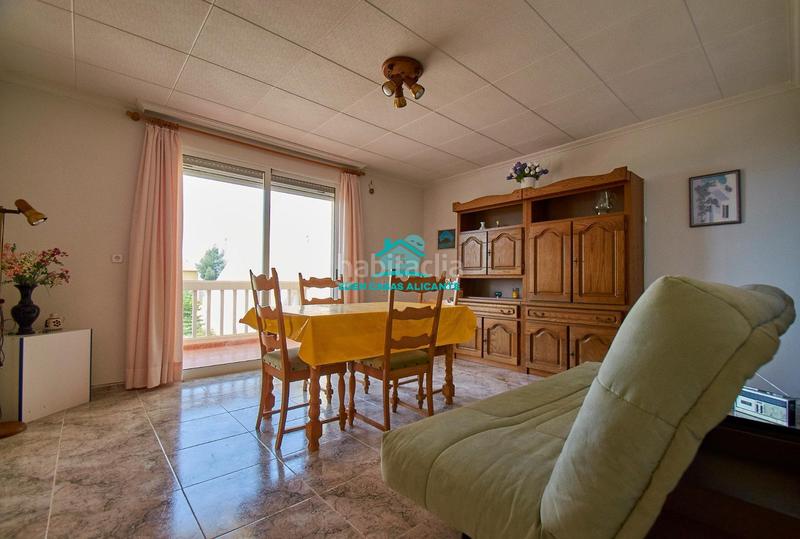 Foto 5cfd064c-9b55-4bf0-adf8-64dcae6c4724. Chalet gran vivienda de 2 plantas con 4 dormitorios 4 baños y vistas al mar en Busot