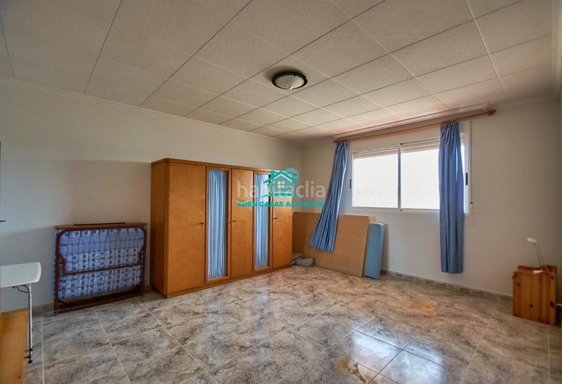 Foto 6582ac87-7623-4c8b-9e8a-be364721d560. Chalet gran vivienda de 2 plantas con 4 dormitorios 4 baños y vistas al mar en Busot