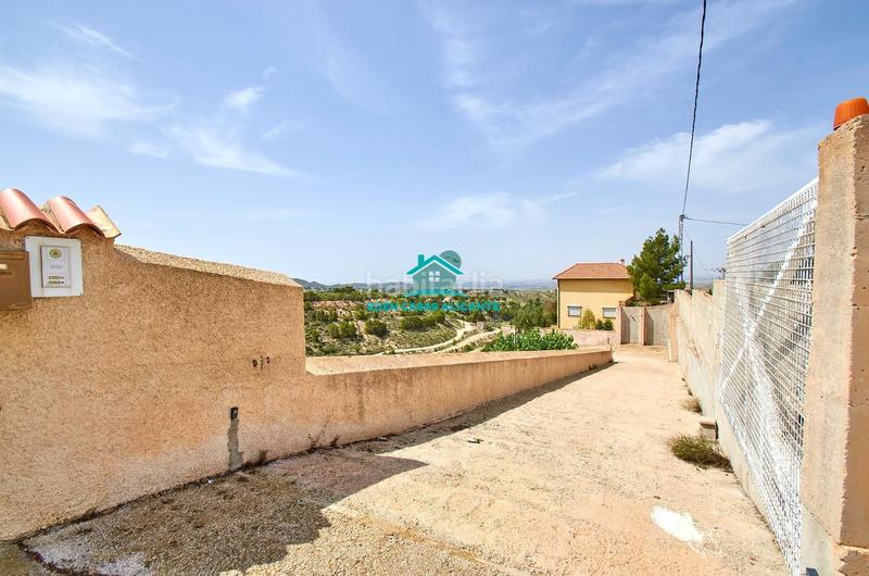 Foto 7b0fee80-684e-420d-9106-d8ef854584af. Chalet gran vivienda de 2 plantas con 4 dormitorios 4 baños y vistas al mar en Busot
