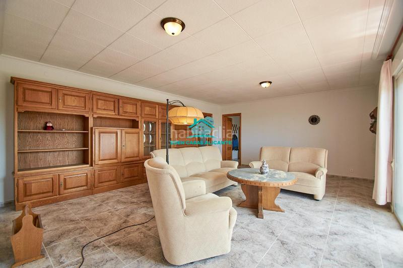 Foto 81d71e18-02d8-4a6a-b305-8fb3da9425dc. Chalet gran vivienda de 2 plantas con 4 dormitorios 4 baños y vistas al mar en Busot