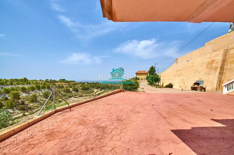 Foto 9c3daadc-be0d-43b9-ac22-d28e5c542c32. Chalet gran vivienda de 2 plantas con 4 dormitorios 4 baños y vistas al mar en Busot