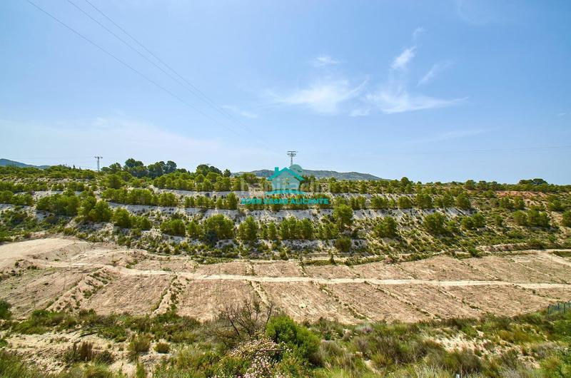 Foto d935b15e-99e9-43c9-9617-c72799ea879a. Chalet gran vivienda de 2 plantas con 4 dormitorios 4 baños y vistas al mar en Busot