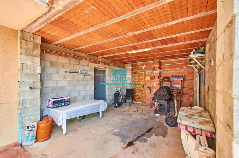 Foto f0ea5784-ecaf-457d-bf1a-c2fa0ca8e2c0. Chalet gran vivienda de 2 plantas con 4 dormitorios 4 baños y vistas al mar en Busot