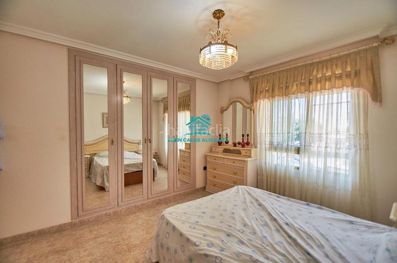 Foto 129fa9ab-612d-4ec0-b754-b56f71c987d8. House with heating parking in Campello Playa Campello (el)