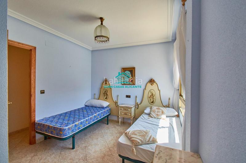 Foto 16fef286-bd19-4c73-8d1b-8252604fb05b. House with heating parking in Campello Playa Campello (el)