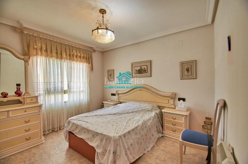 Foto 22d76af1-78be-405c-8924-a52fe28bcd7d. House with heating parking in Campello Playa Campello (el)