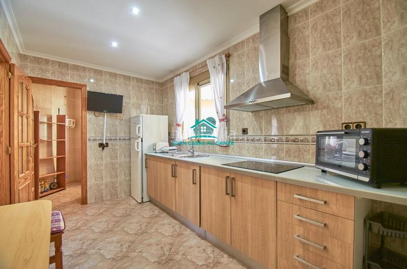 Foto 8e674d5b-bffc-4c63-92dc-e2b546a90654. House with heating parking in Campello Playa Campello (el)