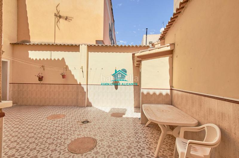 Foto a2abe3cb-e3c9-4098-865f-164bb3213180. House with heating parking in Campello Playa Campello (el)