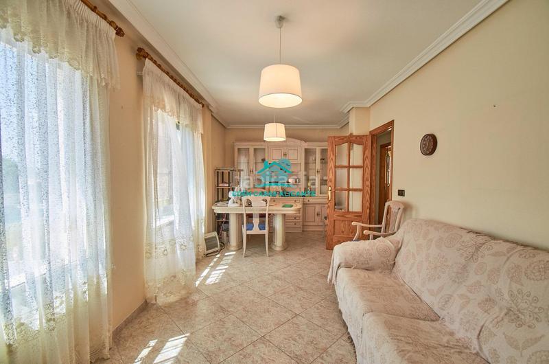 Foto a7587b32-7384-4124-a1c0-81fbbc4d6884. House with heating parking in Campello Playa Campello (el)