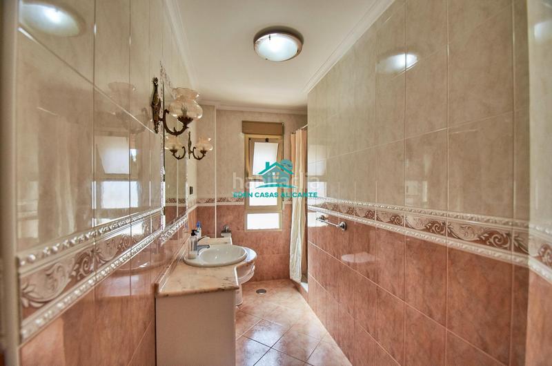 Foto c4ff05f8-6376-4bf8-822f-786435f6a6d9. House with heating parking in Campello Playa Campello (el)