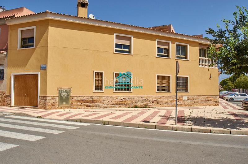 Foto d02cb9cf-e112-4208-ba32-d42ae2cf5202. House with heating parking in Campello Playa Campello (el)