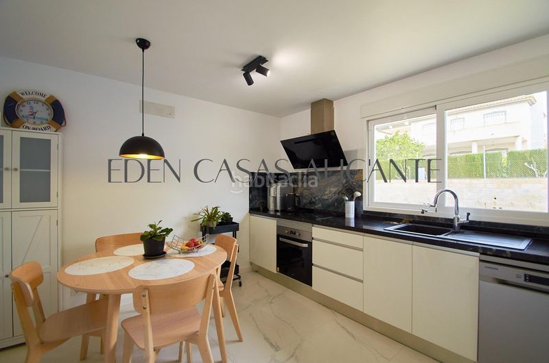 Foto 111ed063-d9e6-458e-9e2b-833b6fb2a67e. Xalet amb aparcament piscina a Busot