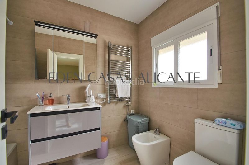 Foto 46009674-ae91-451d-b905-40b4123f79b1. Xalet amb aparcament piscina a Busot