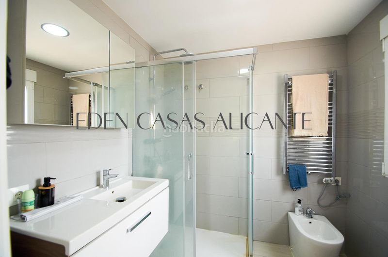 Foto 57dbccc8-0559-4d71-b7d3-3f2e40a9b342. Xalet amb aparcament piscina a Busot