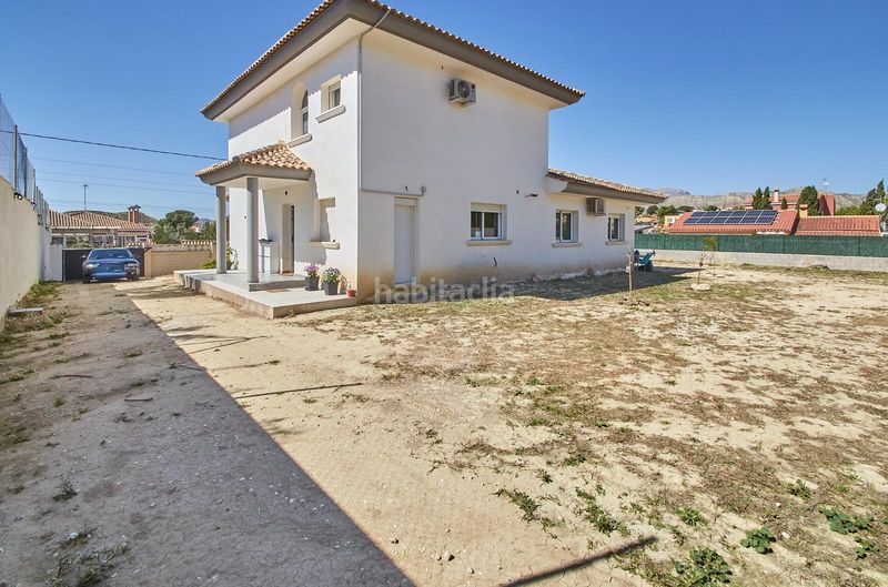 Foto 5fb58c39-c75d-44f8-88a0-bdec6fc61554. Xalet amb aparcament piscina a Busot