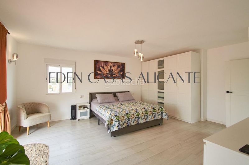 Foto 672a3b0e-833e-4f64-9586-fdf379e71db1. Xalet amb aparcament piscina a Busot