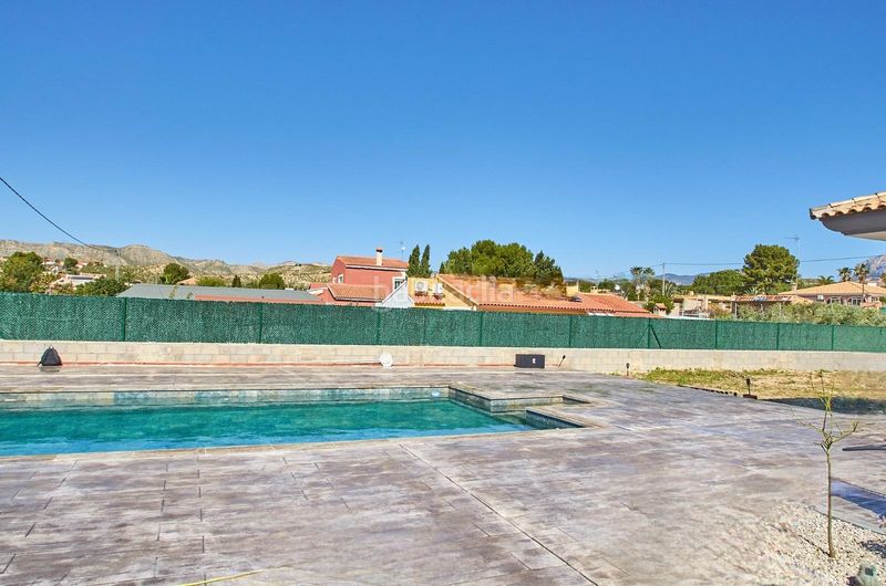 Foto 7be57ac6-68ff-4e2e-a262-880ee3b37408. Xalet amb aparcament piscina a Busot