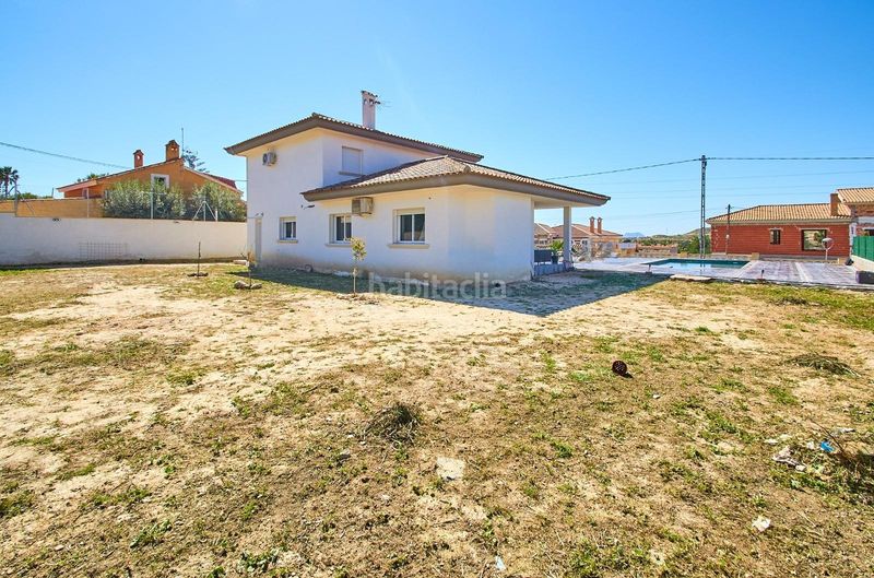 Foto d6420a43-0ec1-418b-9184-fbf5bfb7bdef. Xalet amb aparcament piscina a Busot