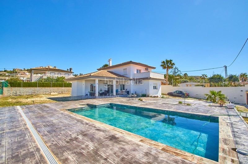 Foto f069f9bc-b81b-4a01-a8a6-2dd7cfc2c646. Xalet amb aparcament piscina a Busot