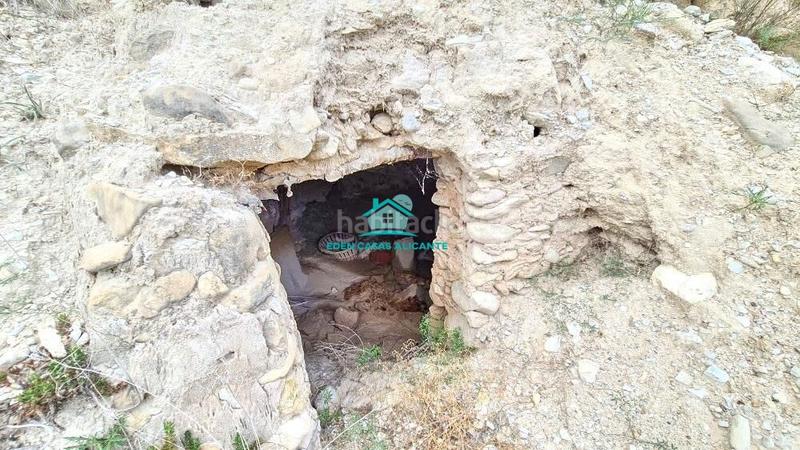 Foto f1a308e9-ed23-4c95-b988-28a11f060b85. Finca rústica a Xixona