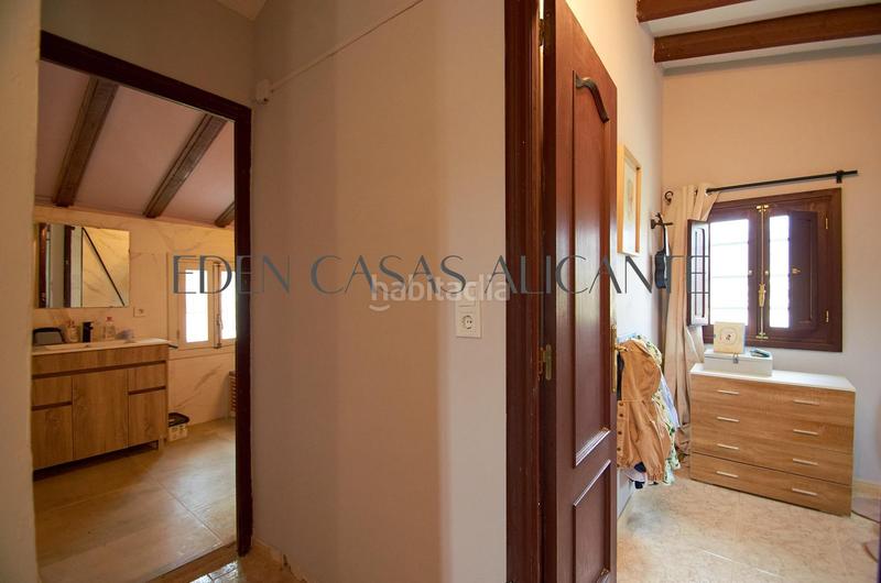 Foto b122dc8f-0c69-478c-bcd4-4ff2e55b1962. Chalet en polígono 15 parcela 107 los cerros. jijona/Xixona 107 preciosa casa de campo de 180 m con 4 dormitorios en jijona, con vistas al mar en una parcela rústica de 5000 m. en Xixona