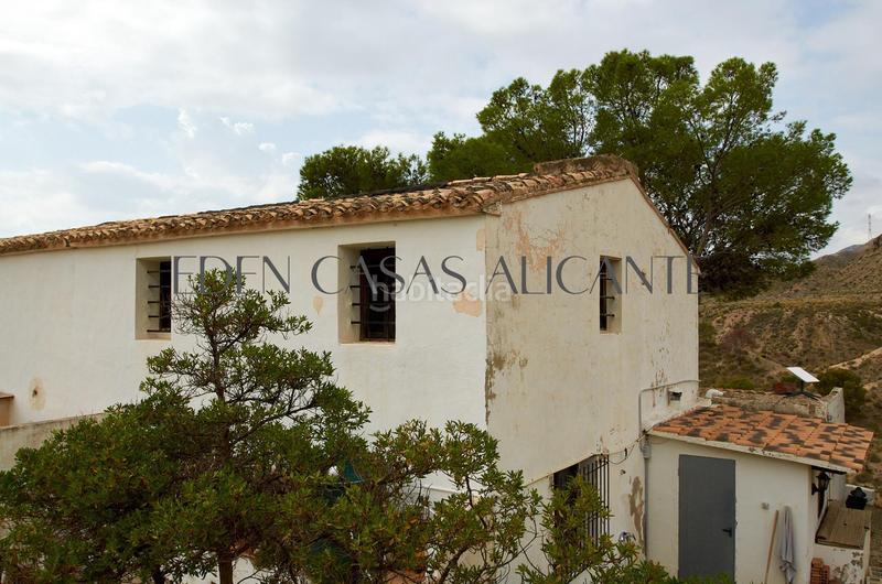 Foto cfee0d3b-a641-4bbe-80b6-0eeff1e2b276. Chalet en polígono 15 parcela 107 los cerros. jijona/Xixona 107 preciosa casa de campo de 180 m con 4 dormitorios en jijona, con vistas al mar en una parcela rústica de 5000 m. en Xixona