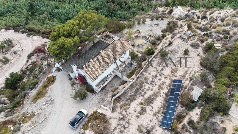 Foto d6eb0bce-8015-4dc1-ad17-94e987c37662. Chalet en polígono 15 parcela 107 los cerros. jijona/Xixona 107 preciosa casa de campo de 180 m con 4 dormitorios en jijona, con vistas al mar en una parcela rústica de 5000 m. en Xixona
