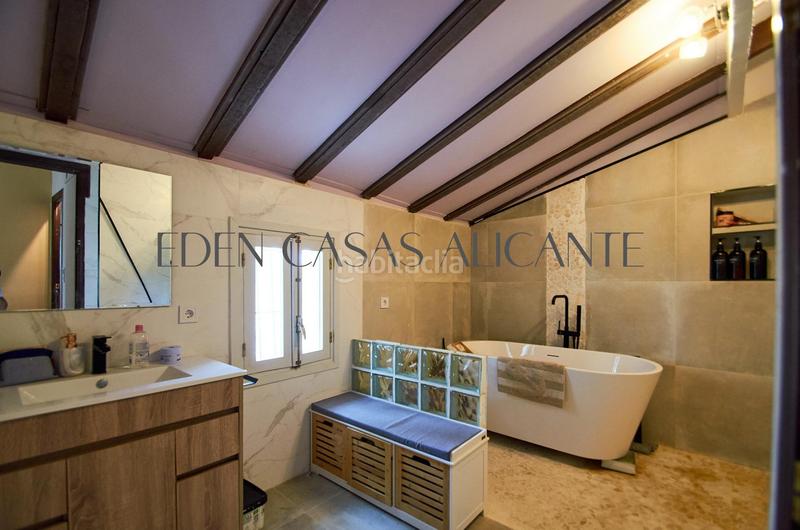 Foto ee950700-ce0b-462c-9874-3274734b6f54. Chalet en polígono 15 parcela 107 los cerros. jijona/Xixona 107 preciosa casa de campo de 180 m con 4 dormitorios en jijona, con vistas al mar en una parcela rústica de 5000 m. en Xixona