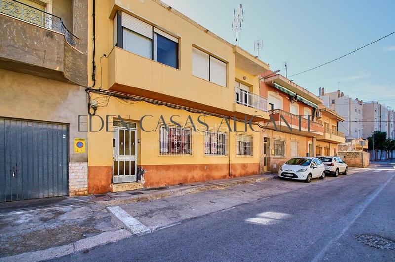 Foto c58b0f73-d999-471e-9730-f55e22de79ac. Casa a Campello Pueblo Campello (el)